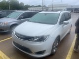 Used 2018 Chrysler Pacifica Limited image 2