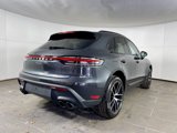 Certified 2022 Porsche Macan image 5