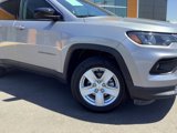 Used 2022 Jeep Compass Latitude image 3