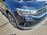 Used 2022 Volkswagen Taos SE image 2