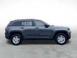 Used 2024 Jeep Grand Cherokee Laredo w/ Luxury Tech Group I image 4