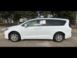 Used 2022 Chrysler Pacifica Touring-L image 3