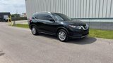 Used 2017 Nissan Rogue SV image 3