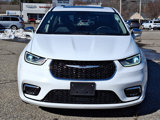 Used 2022 Chrysler Pacifica Limited w/ Uconnect Theater Family Group image 4