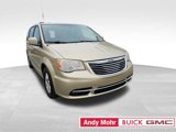 Used 2012 Chrysler Town & Country Touring image 4