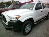 Used 2017 Toyota Tacoma SR image 3
