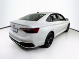 Used 2022 Volkswagen Jetta SE image 5
