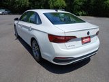 Certified 2024 Volkswagen Jetta SE image 3