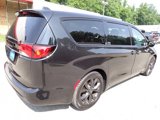 Used 2019 Chrysler Pacifica Touring Plus w/ S Appearance Package image 4