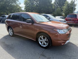 Used 2014 Mitsubishi Outlander SE image 3