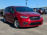 New 2025 Chrysler Pacifica Select image 2