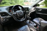 Used 2020 Jeep Cherokee Trailhawk image 2