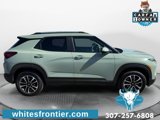 Used 2025 Chevrolet TrailBlazer LT image 2