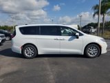 Used 2023 Chrysler Pacifica Touring-L image 5