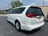 Used 2018 Chrysler Pacifica Touring-L image 5