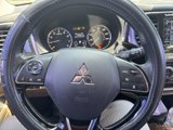 Used 2016 Mitsubishi Outlander SEL image 6