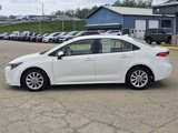 Used 2022 Toyota Corolla LE image 2