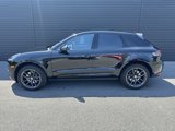 Certified 2023 Porsche Macan Turbo image 2