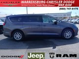Used 2023 Chrysler Pacifica Touring-L image 2