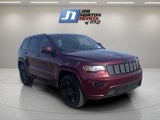 Used 2017 Jeep Grand Cherokee Altitude image 3