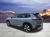 Used 2021 Nissan Rogue Platinum image 3