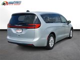 Used 2023 Chrysler Pacifica Touring-L image 6