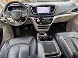 Certified 2021 Chrysler Pacifica Touring-L image 4
