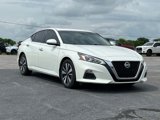 Used 2021 Nissan Altima 2.5 SV w/ SV Premium Package image 2