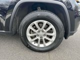 Used 2021 Jeep Grand Cherokee Laredo image 5