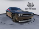 Used 2013 Dodge Challenger SXT image 2