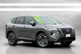 Used 2024 Nissan Rogue SV image 2