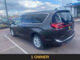 Used 2023 Chrysler Pacifica Touring-L image 5