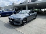 Used 2019 Volvo S60 T6 Momentum w/ Premium Package image 3