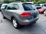 Used 2012 Volkswagen Touareg Sport image 5