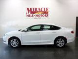 Used 2017 Chrysler 200 Limited Platinum image 2