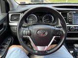 Used 2018 Toyota Highlander XLE image 3