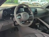Used 2022 Hyundai Elantra SEL w/ Convenience Package image 3