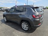 Used 2023 Jeep Compass Latitude image 3