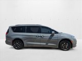 Used 2021 Chrysler Pacifica Touring-L w/ Uconnect Theater Family Group image 4