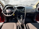 Used 2015 Ford Focus SE image 3