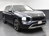 Used 2023 Mitsubishi Outlander SE image 2