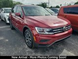 Used 2019 Volkswagen Tiguan SE w/ Panoramic Sunroof Package image 2