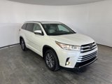 Used 2017 Toyota Highlander XLE image 3