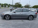 Used 2022 Nissan Altima 2.5 SV image 2