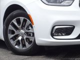 Certified 2024 Chrysler Pacifica Pinnacle image 4