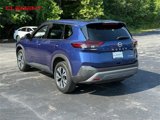 Used 2021 Nissan Rogue SV image 3