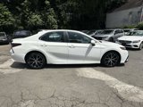 Used 2021 Toyota Camry SE image 2