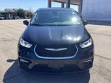 Used 2023 Chrysler Pacifica Touring-L image 2