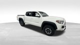 Used 2020 Toyota Tacoma TRD Off-Road image 3