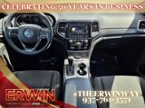 Used 2019 Jeep Grand Cherokee Laredo image 4